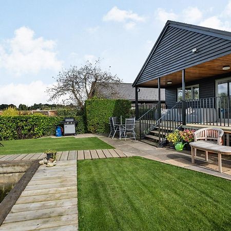 Sunset Lodge Brundall Экстерьер фото