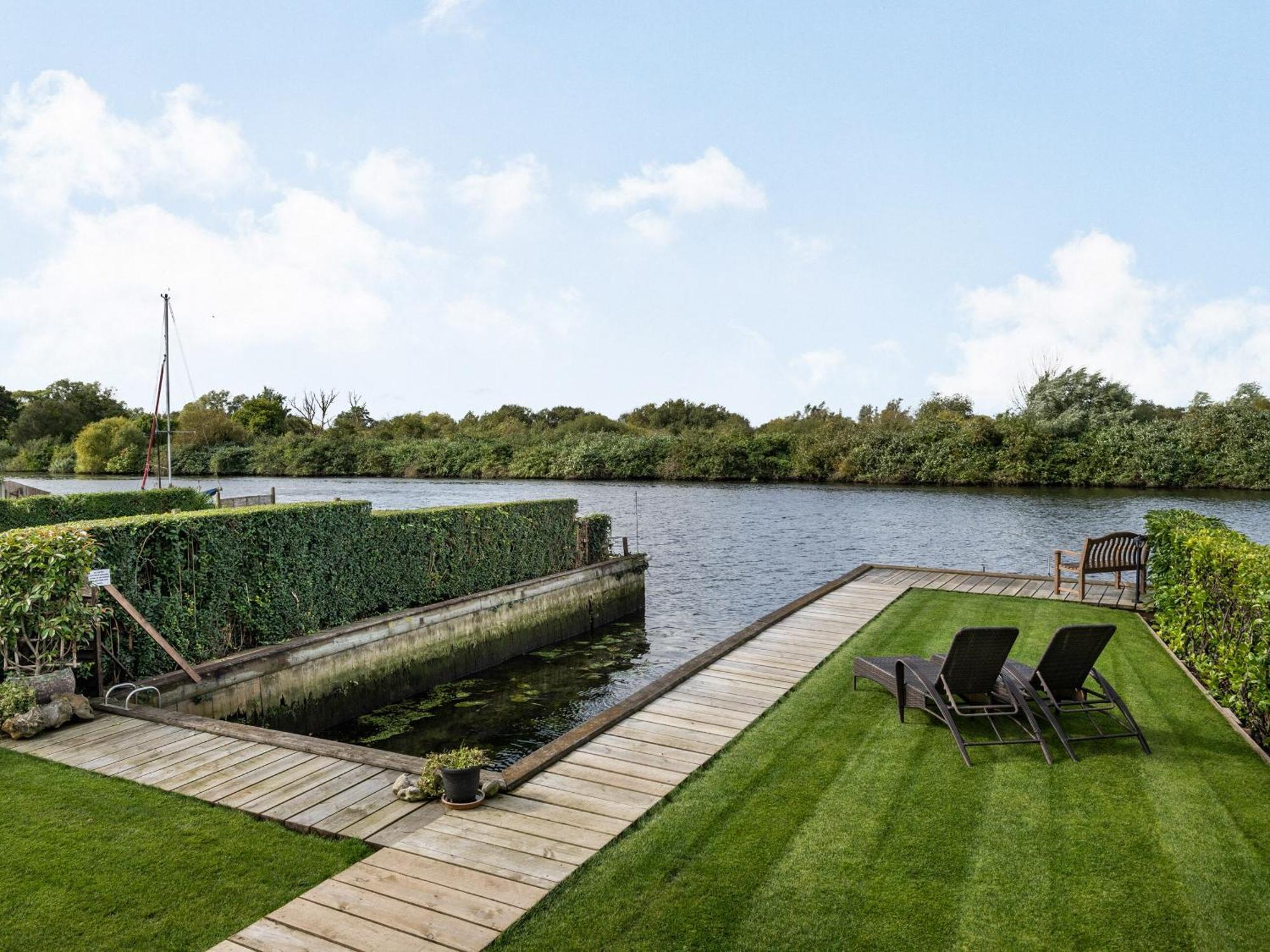 Sunset Lodge Brundall Экстерьер фото