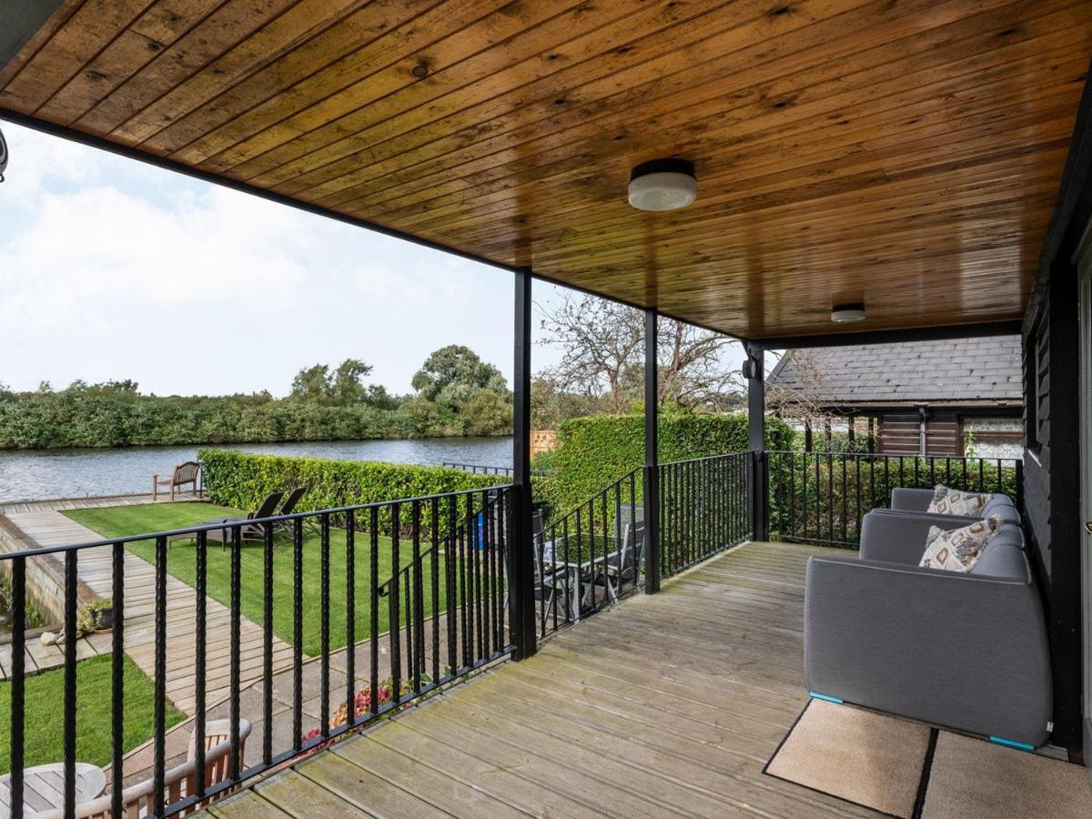 Sunset Lodge Brundall Экстерьер фото